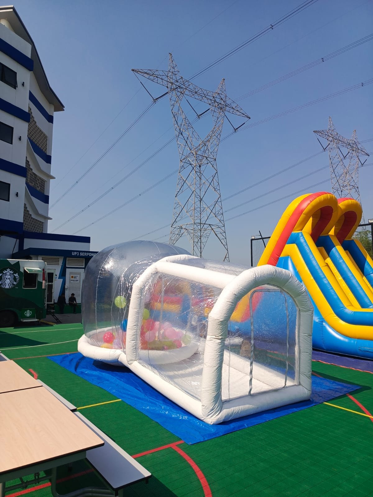 Rental Unit Permainan Flying Balloon White Kategori Bounching Inflatables | Sewa Game Event - Global Master Game - Global Master Game