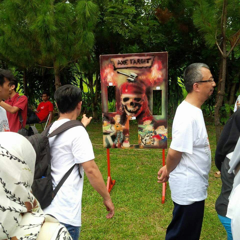 Rental Unit Permainan Lempar Kampak Kategori Carnival | Sewa Game Event - Global Master Game - Global Master Game