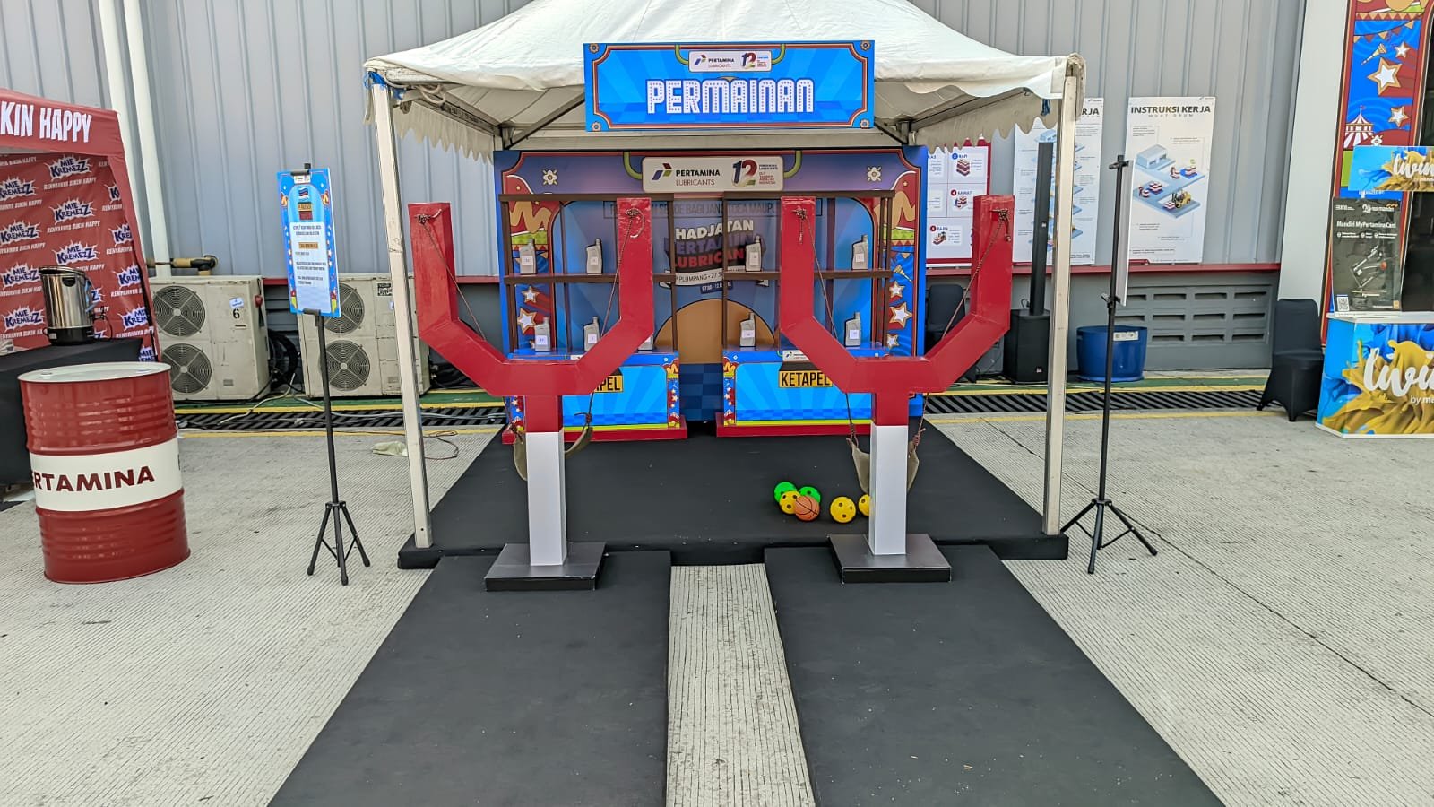 Rental Unit Permainan Slingshot Pelumas Botol Oli Kategori Carnival | Sewa Game Event - Global Master Game - Global Master Game