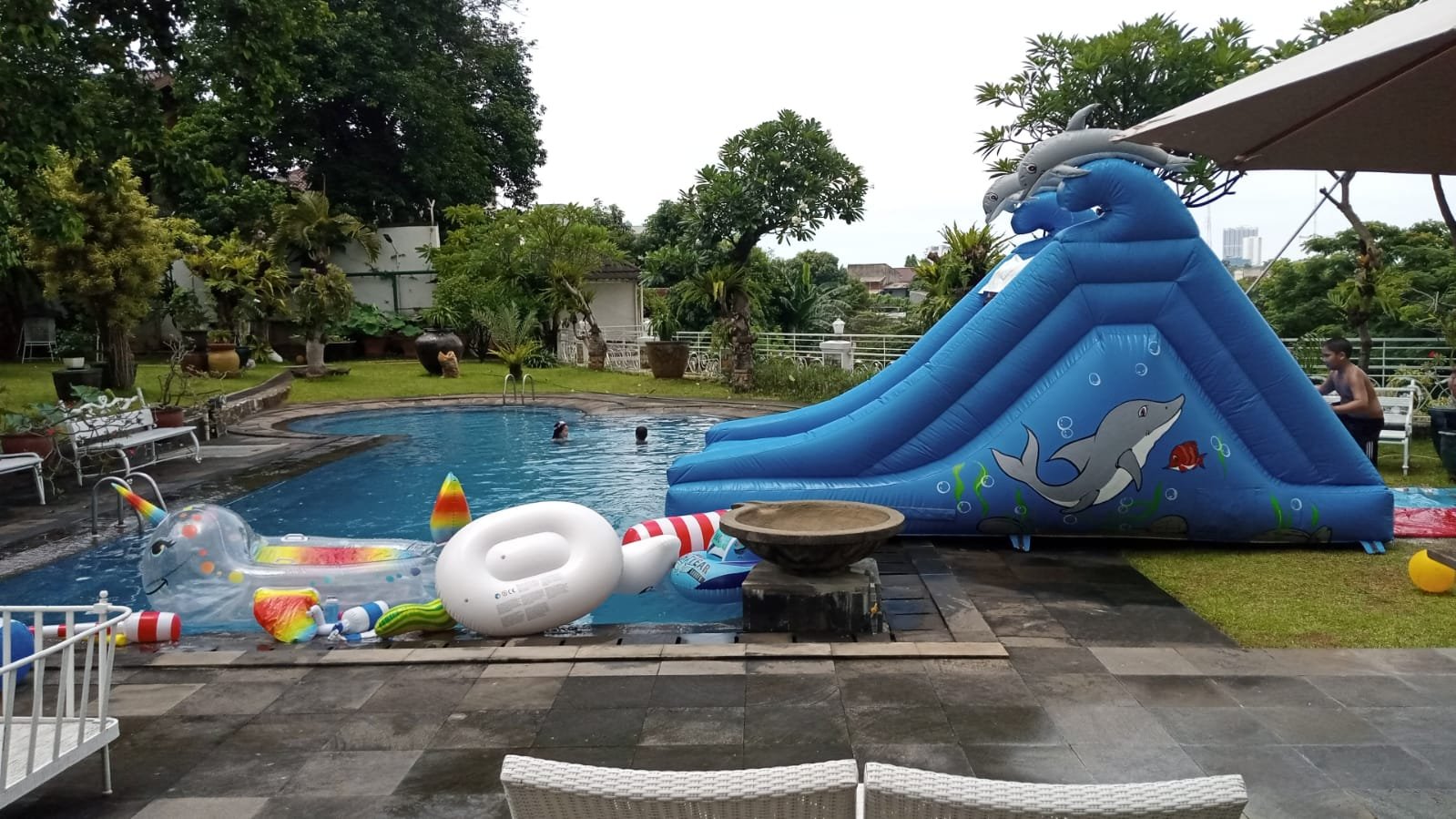 Rental Unit Permainan Dolphin Blue Kategori Bounching Inflatables | Sewa Game Event - Global Master Game - Global Master Game