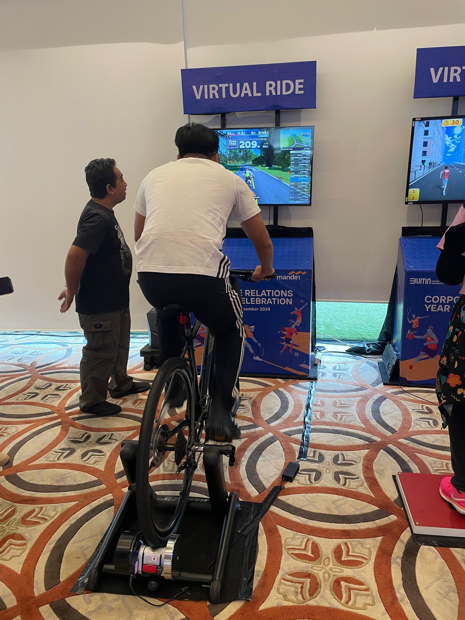 Rental Unit Permainan Sepeda Virtual Kategori VR (virtual Reality) | Sewa Game Event - Global Master Game - Global Master Game