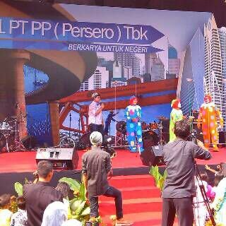 Rental Unit Permainan Acrobat Show Kategori Entertainment | Sewa Game Event - Global Master Game - Global Master Game