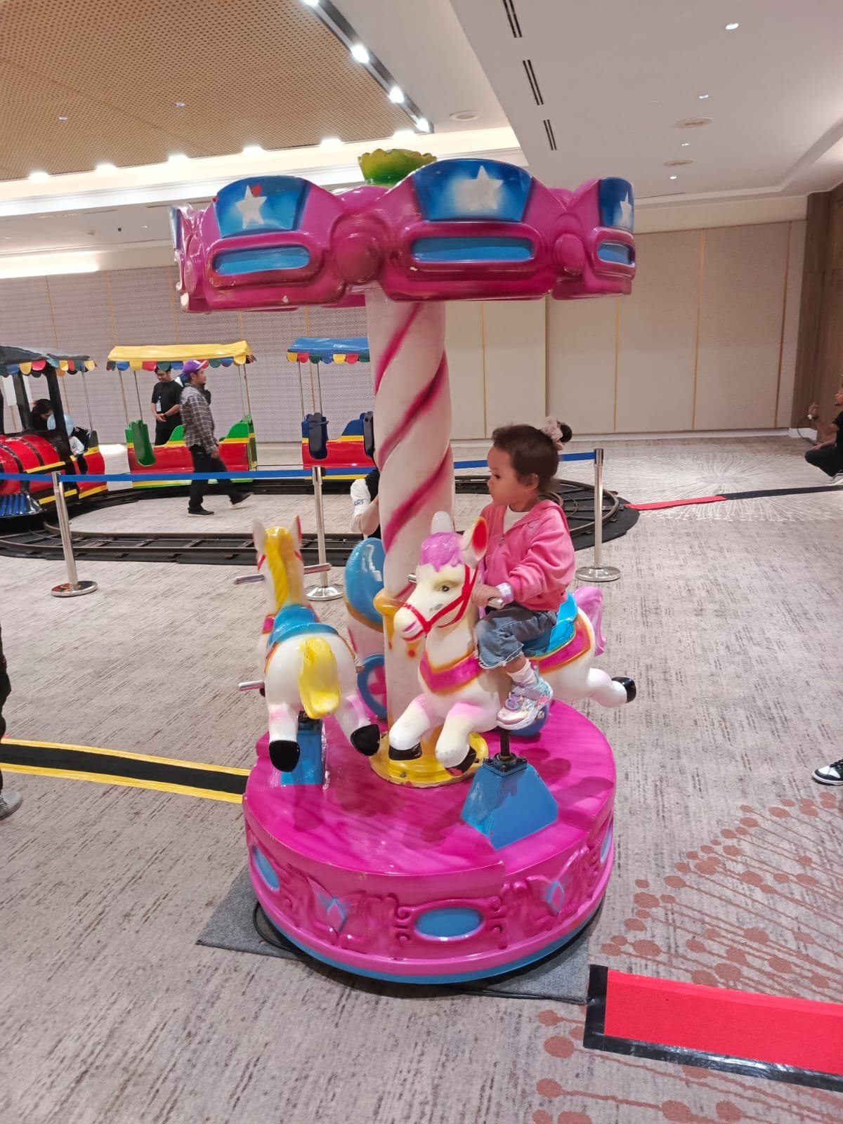 Rental Unit Permainan Mini Carousel Pink Kategori Electrical | Sewa Game Event - Global Master Game - Global Master Game