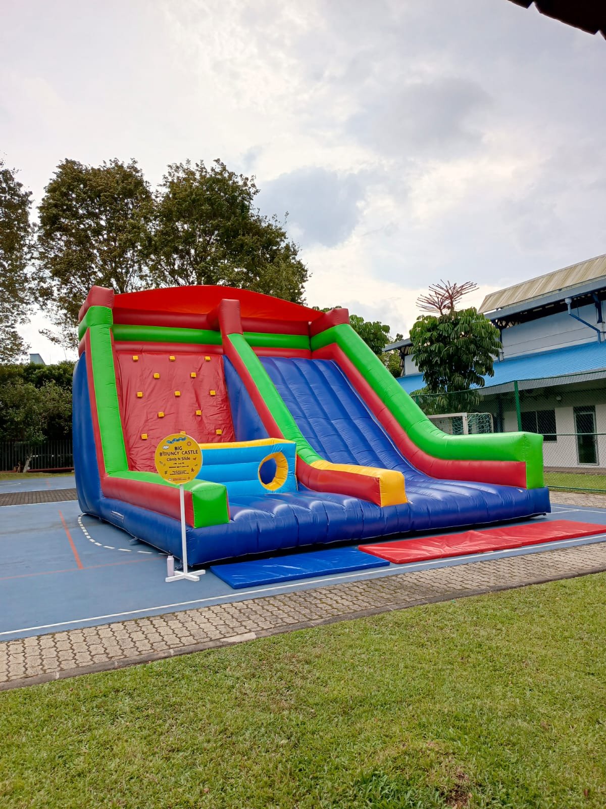 Rental Unit Permainan Climb and Slide Kategori Bounching Inflatables | Sewa Game Event - Global Master Game - Global Master Game