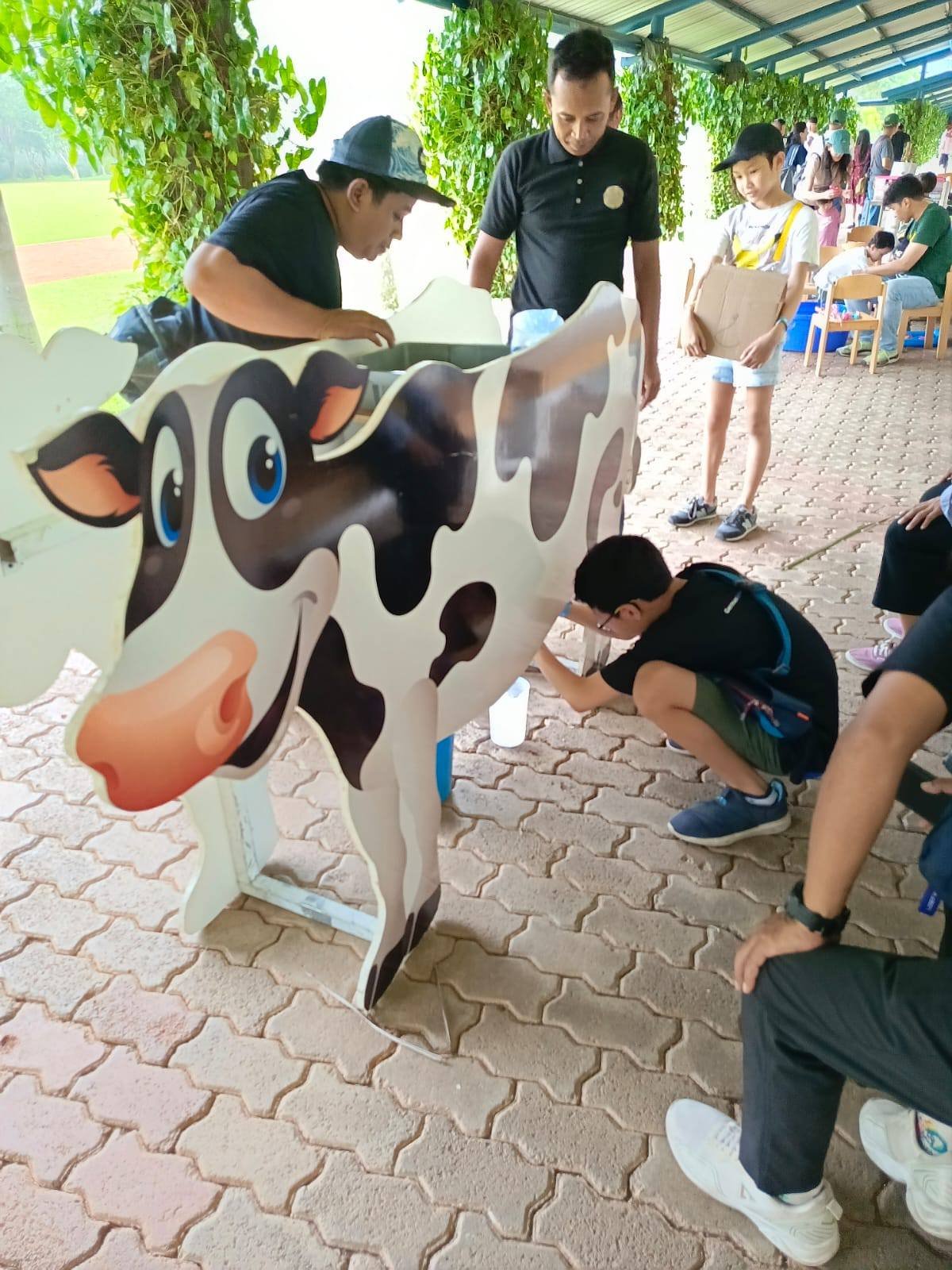 Rental Unit Permainan Milk Cow Kategori Carnival | Sewa Game Event - Global Master Game - Global Master Game
